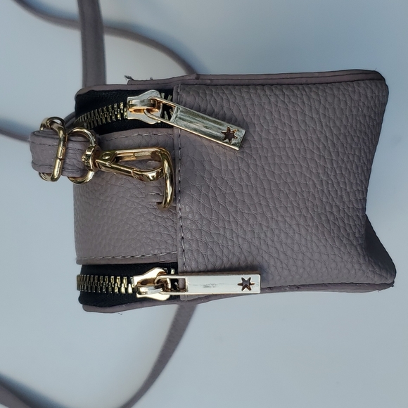 Kedzie Muave Pop Modernist Vegan Leather Crossbody Shoulder Compact Camera Shape - Picture 3 of 12